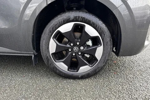 CX75VTD Volkswagen Transporter 2.0 TDI T28 Commerce Pro Auto FWD SWB Euro 6 (s/s) 5dr Thumbnail #13