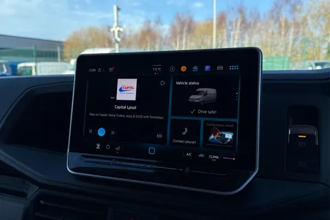 16 of 59 for Volkswagen Crafter CR35 Panel van Commerce Plus MWB 140 PS 2.0 TDI 8sp Auto - MY25!!!