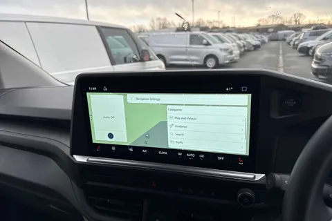 CX75VTD Volkswagen Transporter 2.0 TDI T28 Commerce Pro Auto FWD SWB Euro 6 (s/s) 5dr Thumbnail #17