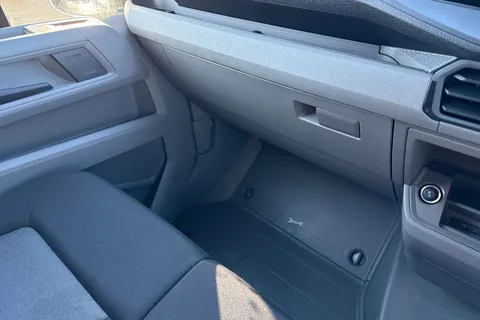 19 of 59 for Volkswagen Crafter CR35 Panel van Commerce Plus MWB 140 PS 2.0 TDI 8sp Auto - MY25!!!