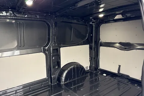 CX75VTD Volkswagen Transporter 2.0 TDI T28 Commerce Pro Auto FWD SWB Euro 6 (s/s) 5dr Thumbnail #19