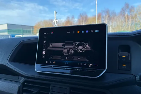 21 of 59 for Volkswagen Crafter CR35 Panel van Commerce Plus MWB 140 PS 2.0 TDI 8sp Auto - MY25!!!