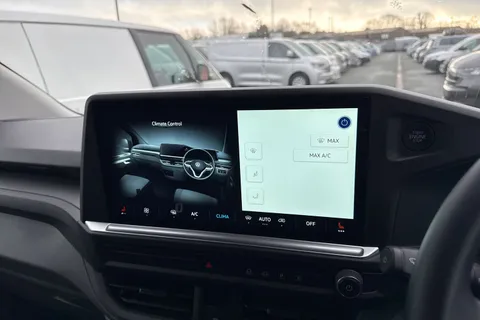 CX75VTD Volkswagen Transporter 2.0 TDI T28 Commerce Pro Auto FWD SWB Euro 6 (s/s) 5dr Thumbnail #22