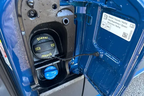 24 of 59 for Volkswagen Crafter CR35 Panel van Commerce Plus MWB 140 PS 2.0 TDI 8sp Auto - MY25!!!