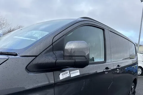 CX75VTD Volkswagen Transporter 2.0 TDI T28 Commerce Pro Auto FWD SWB Euro 6 (s/s) 5dr Thumbnail #26