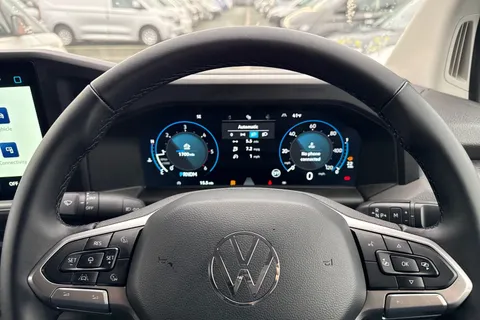 CX75VTD Volkswagen Transporter 2.0 TDI T28 Commerce Pro Auto FWD SWB Euro 6 (s/s) 5dr Thumbnail #29