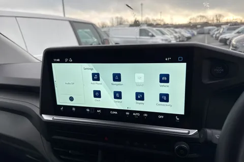 CX75VTD Volkswagen Transporter 2.0 TDI T28 Commerce Pro Auto FWD SWB Euro 6 (s/s) 5dr Thumbnail #33