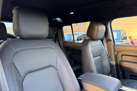  Land Rover Defender 110 3.0 D250 MHEV X-Dynamic HSE Auto 4WD Euro 6 (s/s) 5dr Thumbnail #11