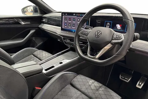 KP25UMH Volkswagen Passat 1.5 TSI eHybrid R-Line 5dr DSG ⭐Folding tow bar ⭐ Thumbnail #7