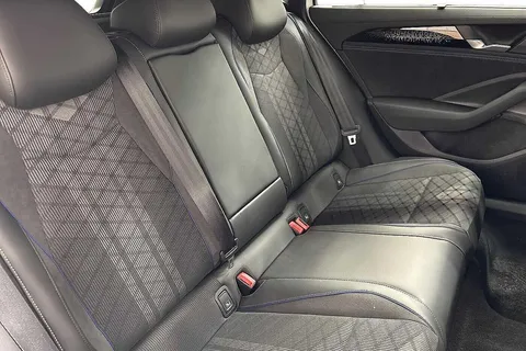 KP25UMH Volkswagen Passat 1.5 TSI eHybrid R-Line 5dr DSG ⭐Folding tow bar ⭐ Thumbnail #10