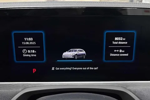 KP25UMH Volkswagen Passat 1.5 TSI eHybrid R-Line 5dr DSG ⭐Folding tow bar ⭐ Thumbnail #12