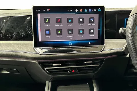 KP25UMH Volkswagen Passat 1.5 TSI eHybrid R-Line 5dr DSG ⭐Folding tow bar ⭐ Thumbnail #13