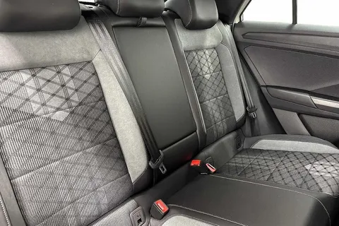 KP25XHB Volkswagen T-Roc 1.5 TSI R-Line 5dr DSG Thumbnail #9