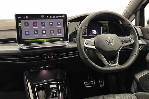 GL25KPT Volkswagen Golf 1.5 eTSI 150 R-Line 5dr DSG Thumbnail #2