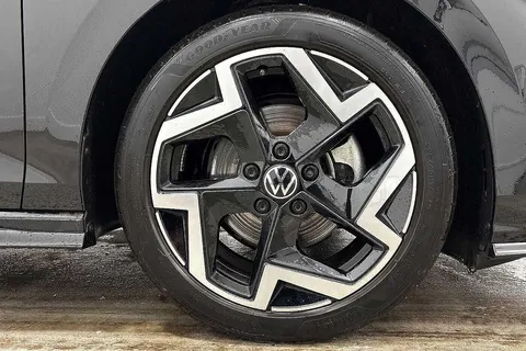 GL25KPT Volkswagen Golf 1.5 eTSI 150 R-Line 5dr DSG Thumbnail #5