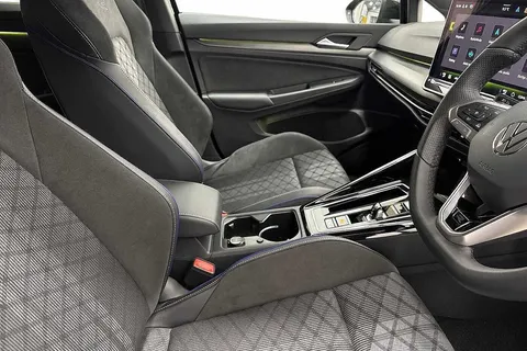 GL25KPT Volkswagen Golf 1.5 eTSI 150 R-Line 5dr DSG Thumbnail #10