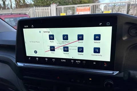 PJ75YUD Volkswagen Transporter 2.0 TDI 170 Commerce Pro Van Auto Thumbnail #11