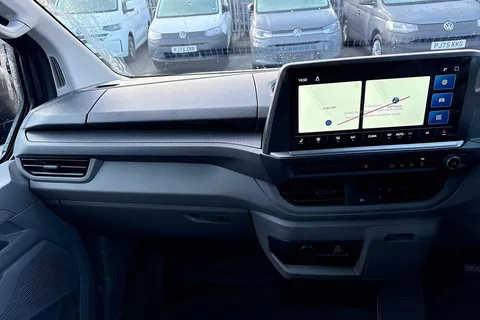 PJ75YUD Volkswagen Transporter 2.0 TDI 170 Commerce Pro Van Auto Thumbnail #14