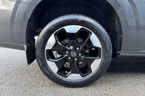 PJ75YUD Volkswagen Transporter 2.0 TDI 170 Commerce Pro Van Auto Thumbnail #21