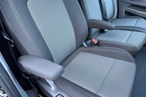 PJ75YUD Volkswagen Transporter 2.0 TDI 170 Commerce Pro Van Auto Thumbnail #35