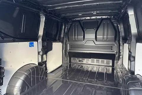 PJ75YUD Volkswagen Transporter 2.0 TDI 170 Commerce Pro Van Auto Thumbnail #39