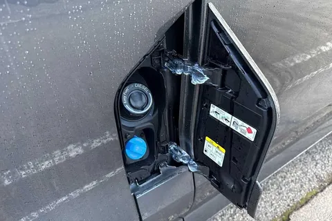 PJ75YUD Volkswagen Transporter 2.0 TDI 170 Commerce Pro Van Auto Thumbnail #41