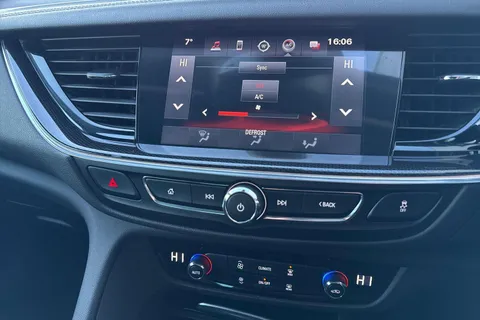 DN67EHT Vauxhall Insignia 2.0 Turbo D SRi Nav 5dr Thumbnail #19
