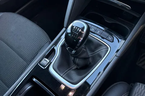 DN67EHT Vauxhall Insignia 2.0 Turbo D SRi Nav 5dr Thumbnail #20