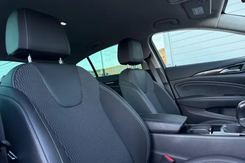 DN67EHT Vauxhall Insignia 2.0 Turbo D SRi Nav 5dr Thumbnail #21