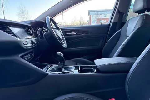 DN67EHT Vauxhall Insignia 2.0 Turbo D SRi Nav 5dr Thumbnail #30