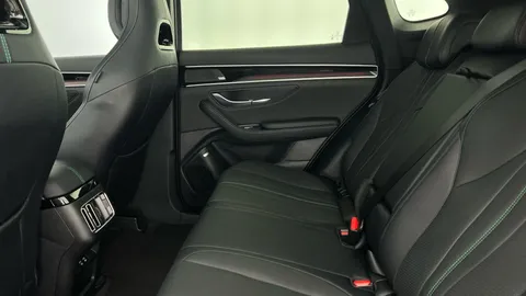 LD25TPZ BYD Seal U 1.5 DM-i 18.3kWh Boost CVT Auto Euro 6 (s/s) 5dr Thumbnail #10