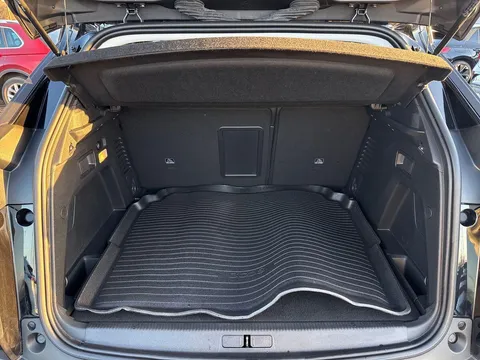 MW22HXO PEUGEOT 3008 1.2 PureTech Allure Premium 5dr Thumbnail #9