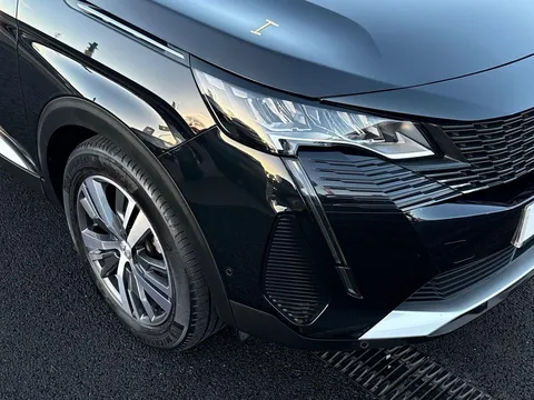 MW22HXO PEUGEOT 3008 1.2 PureTech Allure Premium 5dr Thumbnail #16