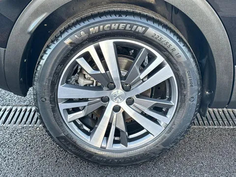 MW22HXO PEUGEOT 3008 1.2 PureTech Allure Premium 5dr Thumbnail #23
