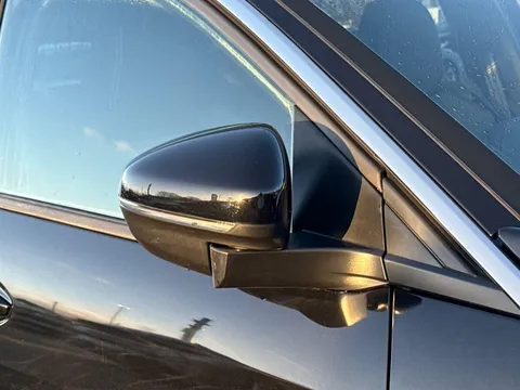 MW22HXO PEUGEOT 3008 1.2 PureTech Allure Premium 5dr Thumbnail #28