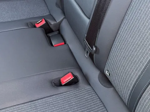 MW22HXO PEUGEOT 3008 1.2 PureTech Allure Premium 5dr Thumbnail #30