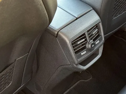 MW22HXO PEUGEOT 3008 1.2 PureTech Allure Premium 5dr Thumbnail #31