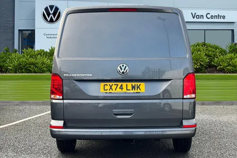CX74LWK Volkswagen Transporter 2.0 TDI 150 Startline Kombi Van DSG Thumbnail #4