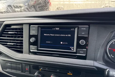 CX74LWK Volkswagen Transporter 2.0 TDI 150 Startline Kombi Van DSG Thumbnail #11