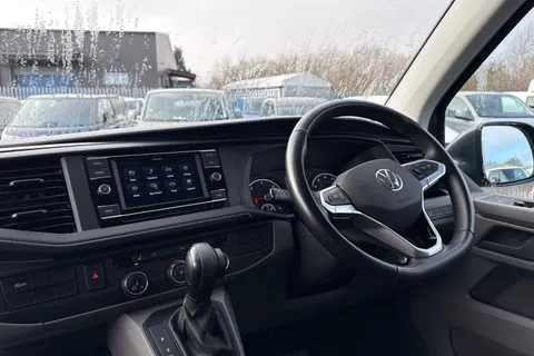 CX74LWK Volkswagen Transporter 2.0 TDI 150 Startline Kombi Van DSG Thumbnail #12