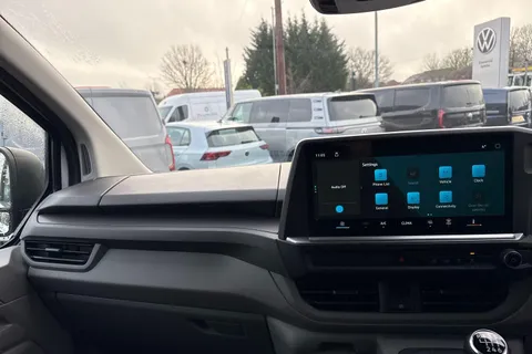 CX25LYZ Volkswagen Transporter 2.0 TDI 110 Commerce Plus Van Thumbnail #14