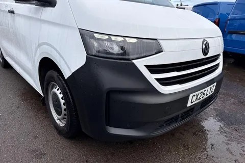 CX25LYZ Volkswagen Transporter 2.0 TDI 110 Commerce Plus Van Thumbnail #16