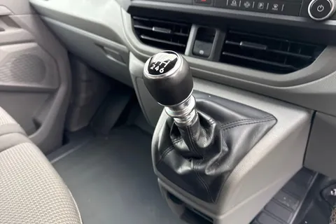 CX25LYZ Volkswagen Transporter 2.0 TDI 110 Commerce Plus Van Thumbnail #19