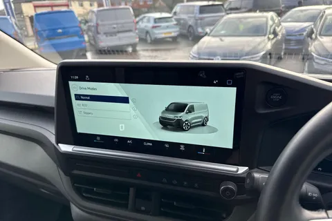 CX25LYZ Volkswagen Transporter 2.0 TDI 110 Commerce Plus Van Thumbnail #33