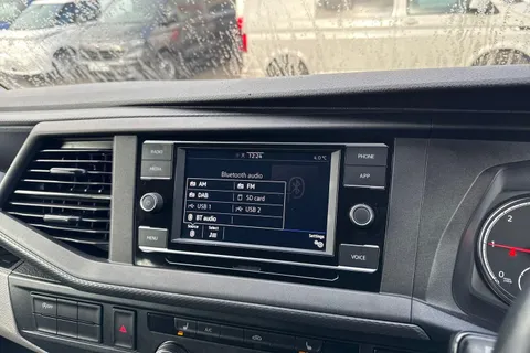 CX74LWK Volkswagen Transporter 2.0 TDI 150 Startline Kombi Van DSG Thumbnail #35