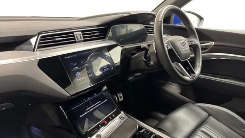 NA73SHJ Audi Q8 300kW 55 Quattro 114kWh S Line 5dr Auto Thumbnail #4