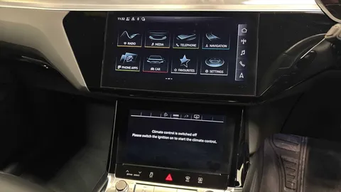 NA73SHJ Audi Q8 300kW 55 Quattro 114kWh S Line 5dr Auto Thumbnail #8