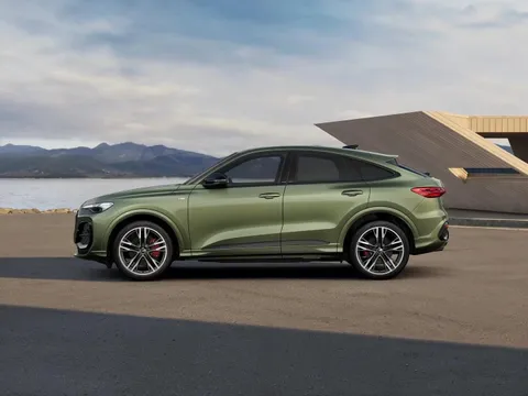  Audi Q5 2.0 TDI Edition 1 Sportback S Tronic quattro Euro 6 (s/s) 5dr Thumbnail #2