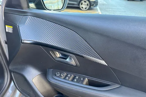 DE25UVK PEUGEOT 208 1.2 PureTech 100 Allure 5dr Thumbnail #18