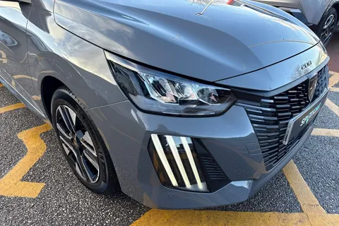 DE25UVK PEUGEOT 208 1.2 PureTech 100 Allure 5dr Thumbnail #25